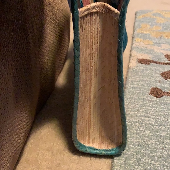Open Handle Straw Clutch Tote - Picture 3 of 3